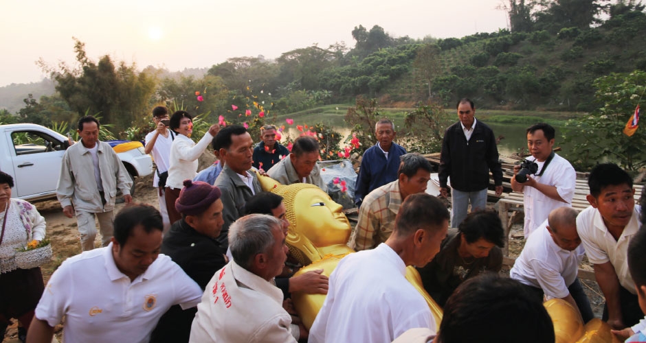 คณะศรัทธาวัดพระธาตุน้ำต้อง พระธาตุเกตุแก้วจุฬามณี (บ่อน้ำพุเย็น)